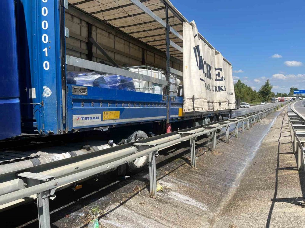 Dökülen Asit Paniğe Yol Açtı