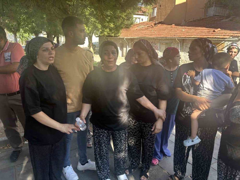 Kanala Düşen Çocuğu Kurtarmak İsterken Ölen Adamın Ailesinin Kanal İsyanı