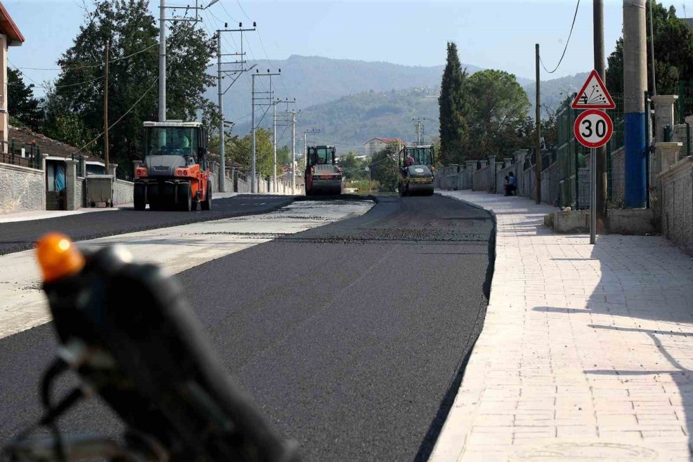 750 Metrelik Yol 5 Bin Ton Asfaltla Yenilendi