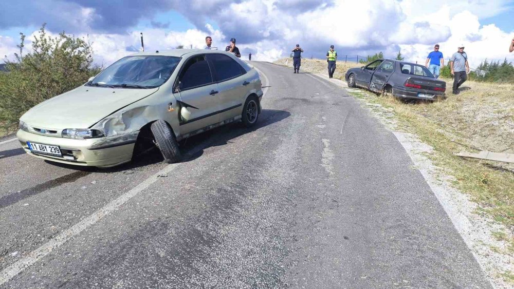 Meydana Gelen Trafik Kazasında 2 Kişi Yaralandı