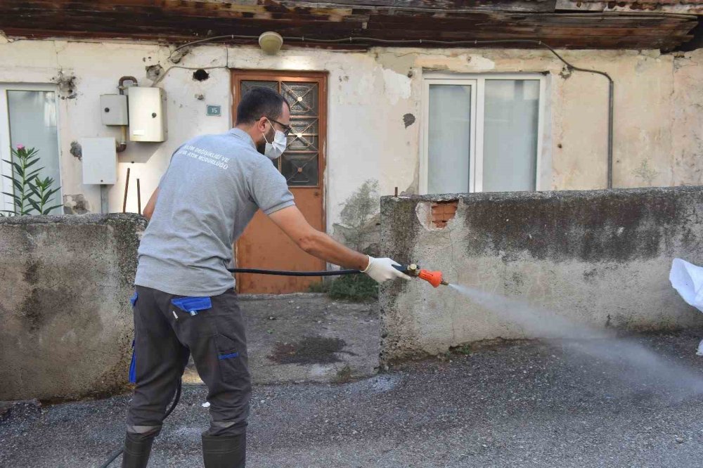 İlaçlama Çalışmaları Devam Ediyor