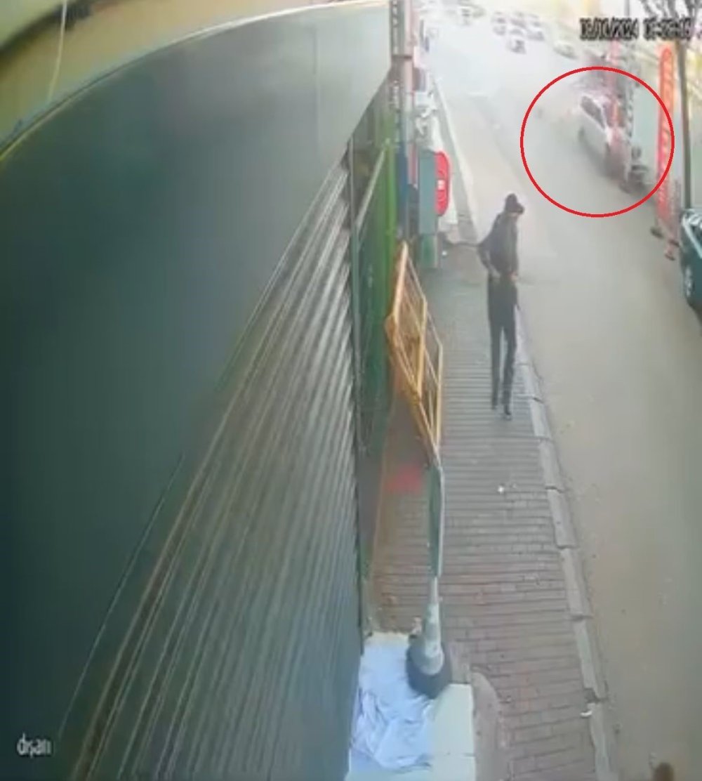 5 Aracı Biçti, Ağır Yaralandı... O Anlar Kamerada