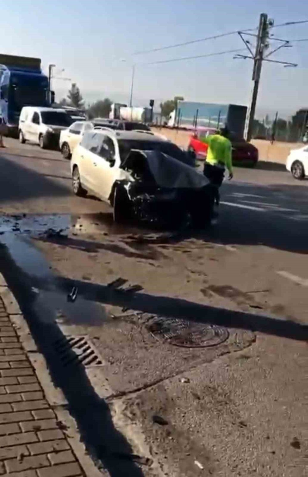 5 Aracı Biçti, Ağır Yaralandı... O Anlar Kamerada