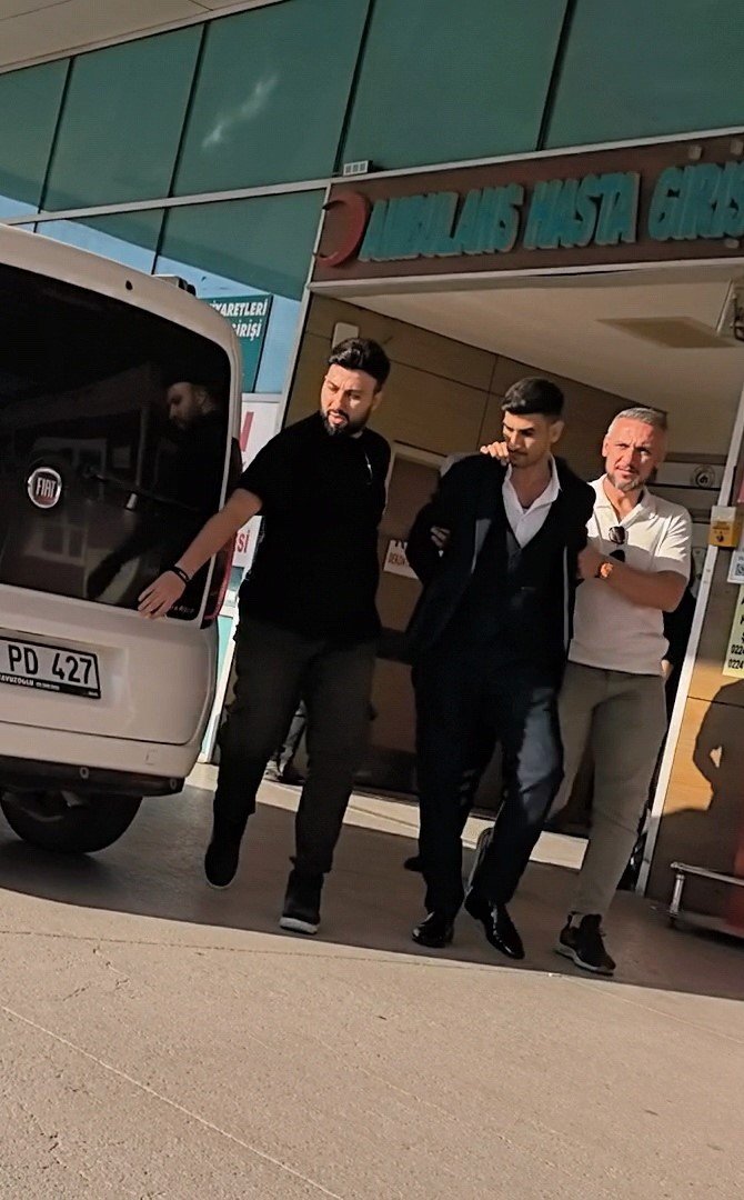 Kalaşnikofla 2 Genç Kızı Tehdit Eden Şüphelinin Mesajı Kan Dondurdu