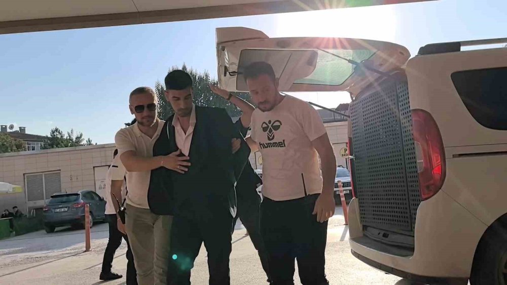 Kalaşnikofla 2 Genç Kızı Tehdit Eden Şüphelinin Mesajı Kan Dondurdu