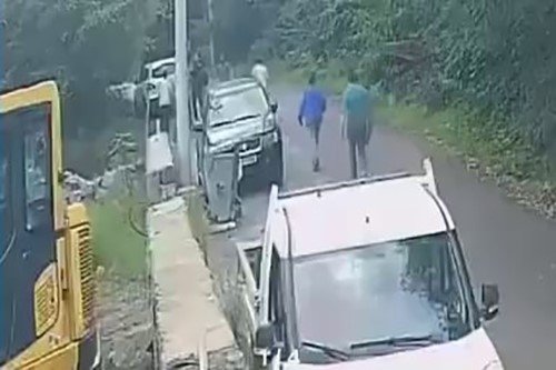 Kavgayı Ayırmak İsterken Kendisine Saldıran 4 Kişiyi Yaralayan Şahıs Tutuklandı