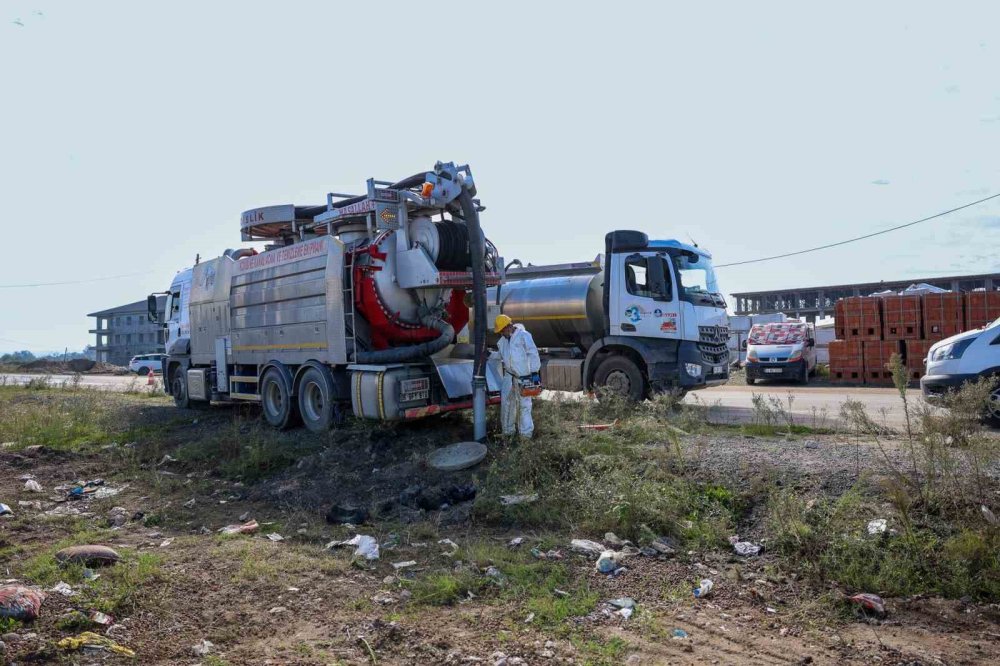 Altyapı Hatlarında Temizlik Çalışması