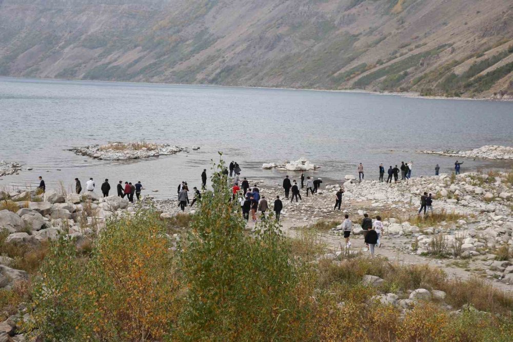 Öğrenciler Türkiye’nin En Büyük Krater Gölünü Ziyaret Etti