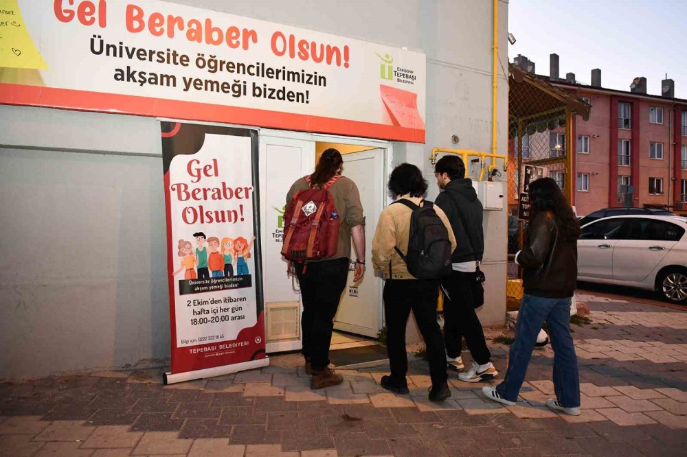 Öğrenciler Yemek Desteğinden Memnun