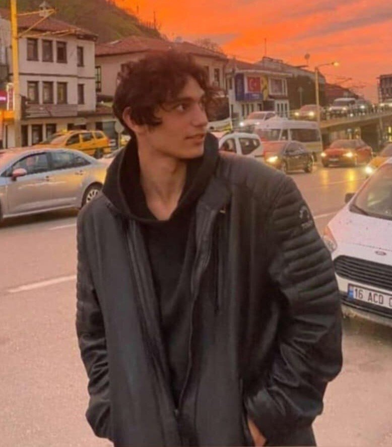 Tırın Çarptığı Genç Hastanede Hayatını Kaybetti
