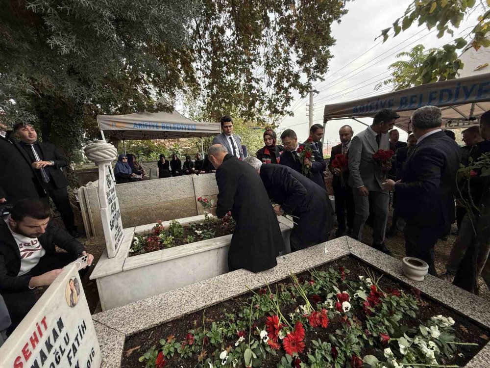 Görevi Başında Şehit Edilen Kaymakam Safitürk, Vefatının 8’inci Yılında Kabri Başında Anıldı