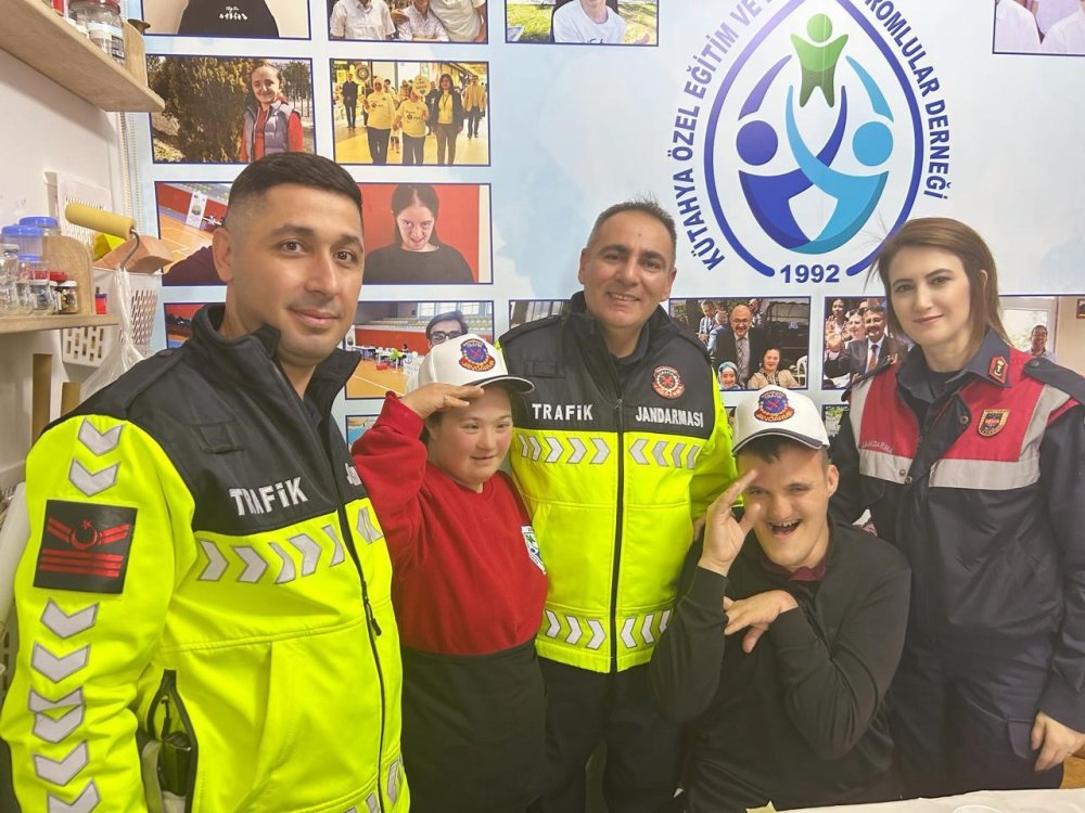Jandarmadan Down Sendromlu Gençlere Destek