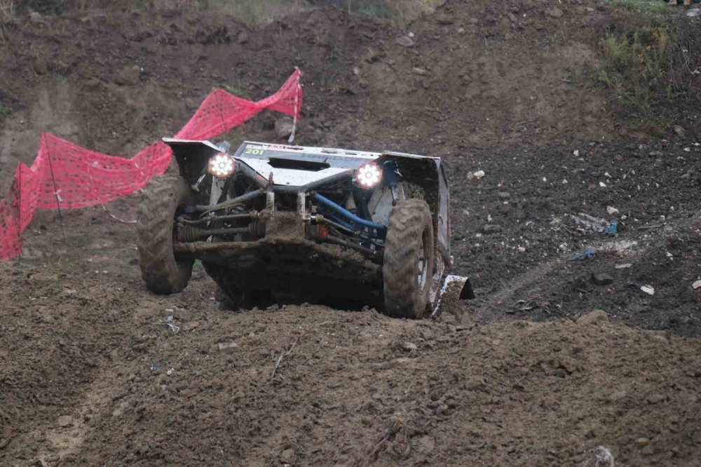 Off-road Yarışlarının ‘Seyirci’ Etabı Adeta Nefes Kesti