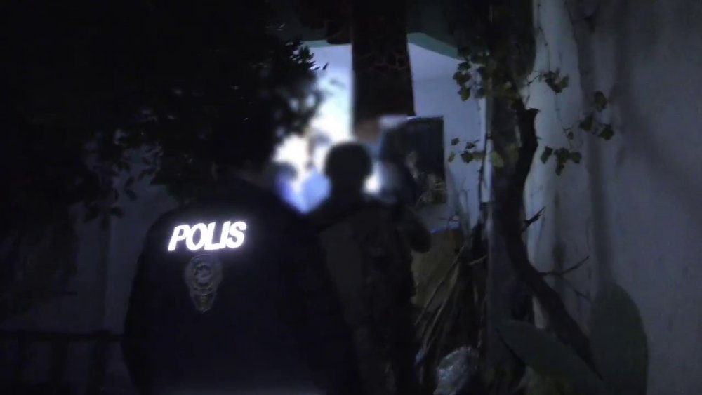 Polisten Eş Zamanlı Operasyon