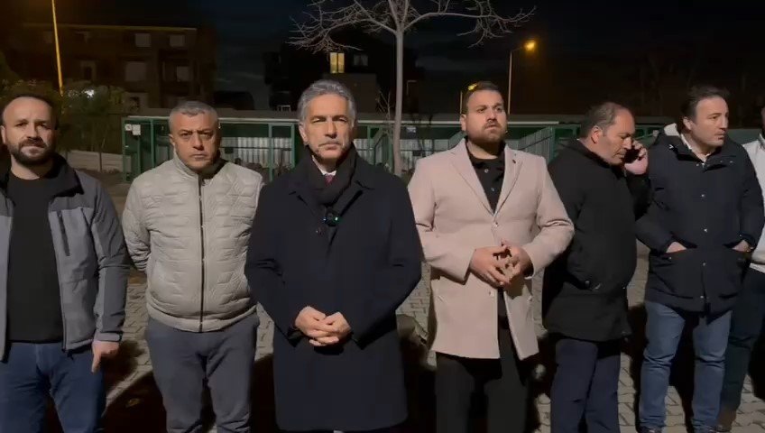 Barınakta Aç Kalan Köpekler, Başka Bir Köpeği Canlı Canlı Yedi