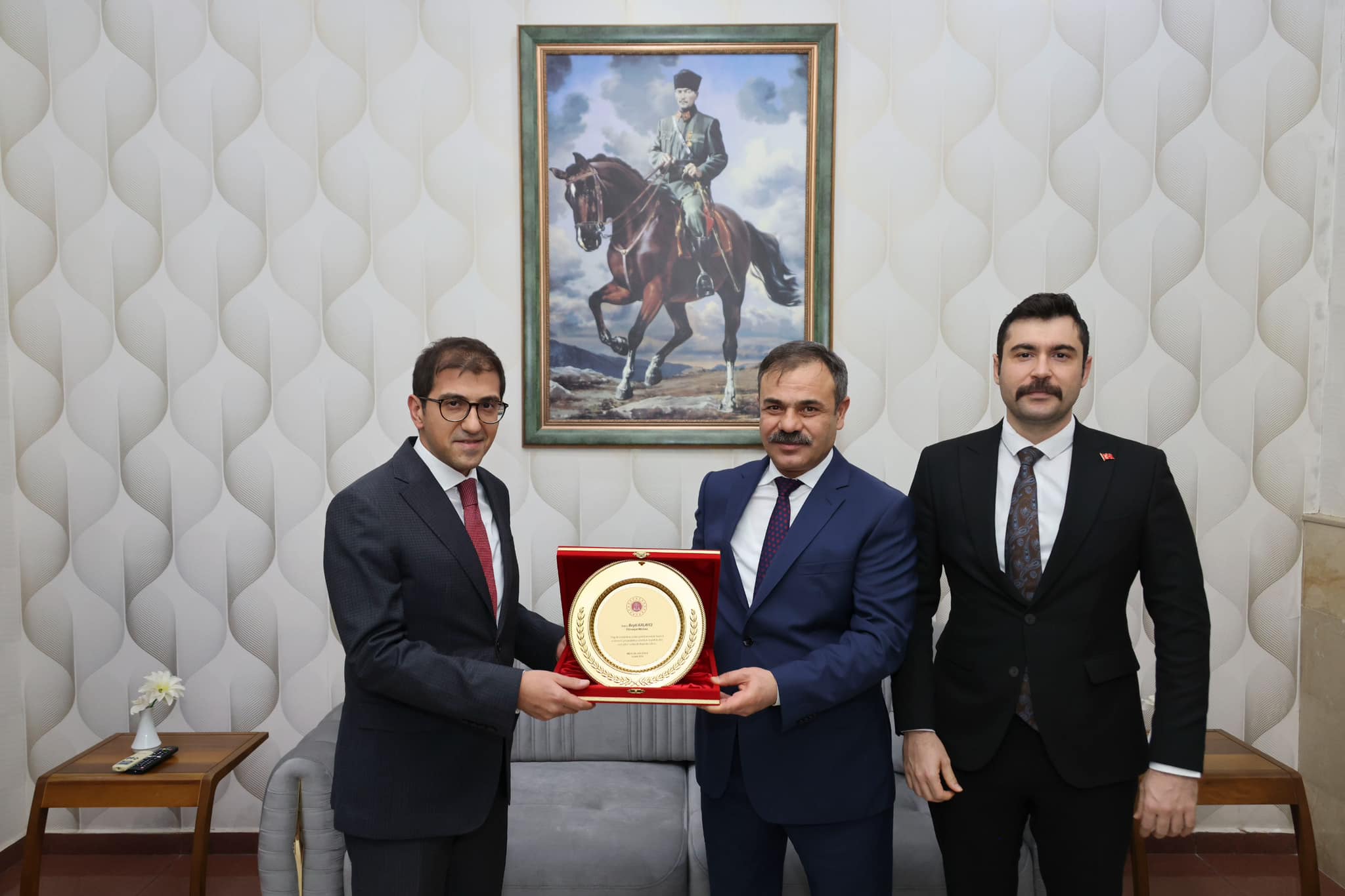 emniyet-muduru-beyti-kalayciya-veda-yemegi-duzenlendi2.jpg