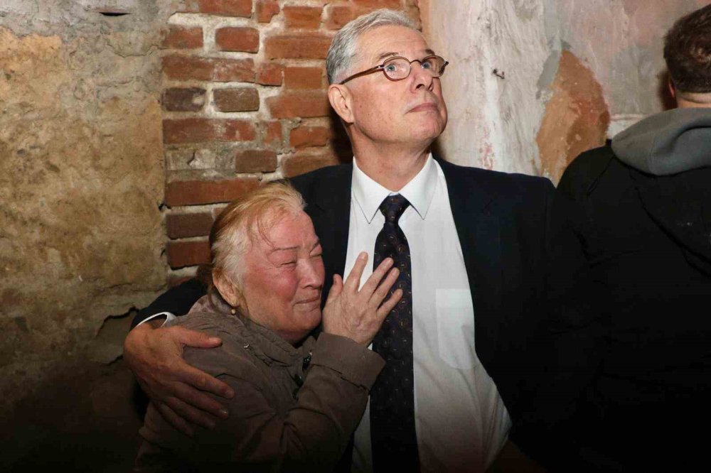 Evleri Yanan Ailelere Belediye Sahip Çıktı