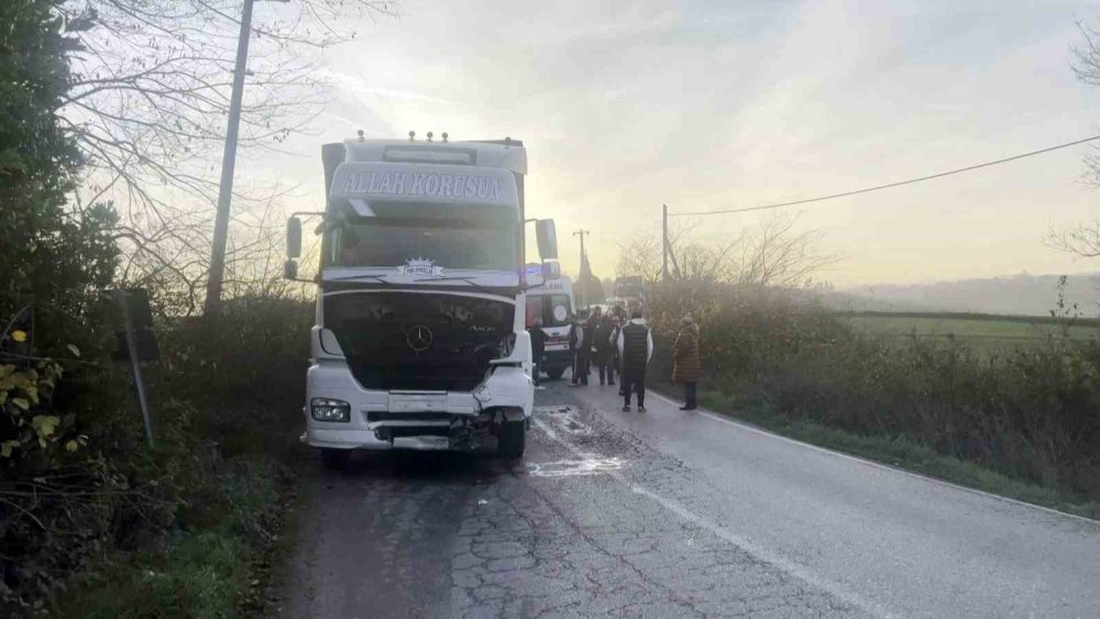 Feci Kaza: Otomobil Hurdaya Döndü, Anne Ve Oğlu Hayatını Kaybetti