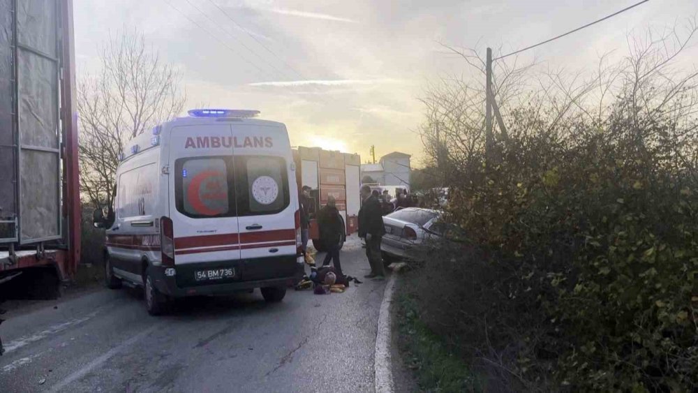 Feci Kaza: Otomobil Hurdaya Döndü, Anne Ve Oğlu Hayatını Kaybetti