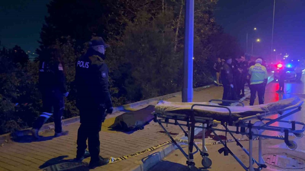 Feci Kaza: Otomobile Çarpan Motosikletteki 2 Kişi Hayatını Kaybetti