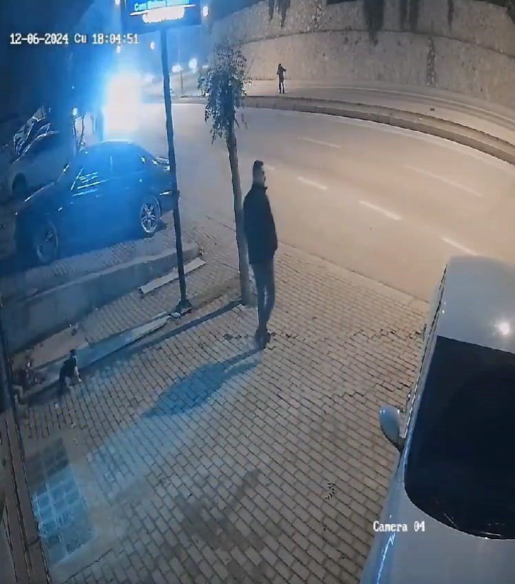 Motosikleti 30 Metre Sürüklendi, Ayağa Kalkıp Yoluna Devam Etti