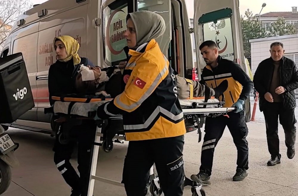 Otomobilin Çarptığı Yaşlı Adam Ağır Yaralandı