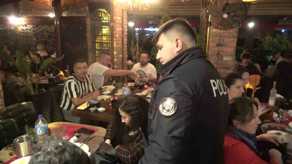 Polisten Gece Mekanlarına "Şok" Baskın