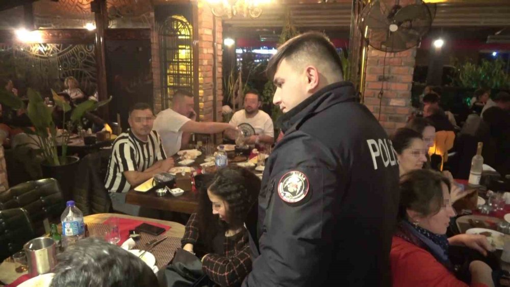 Polisten Gece Mekanlarına "Şok" Baskın