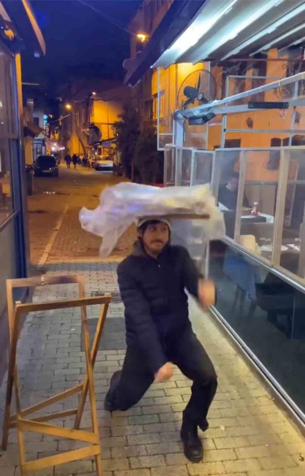 Dans Ederek Simit Sattı