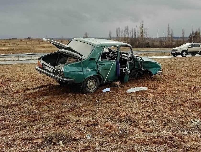 Hayvan Yüklü Kamyonet Otomobille Çarpıştı: 2 Yaralı