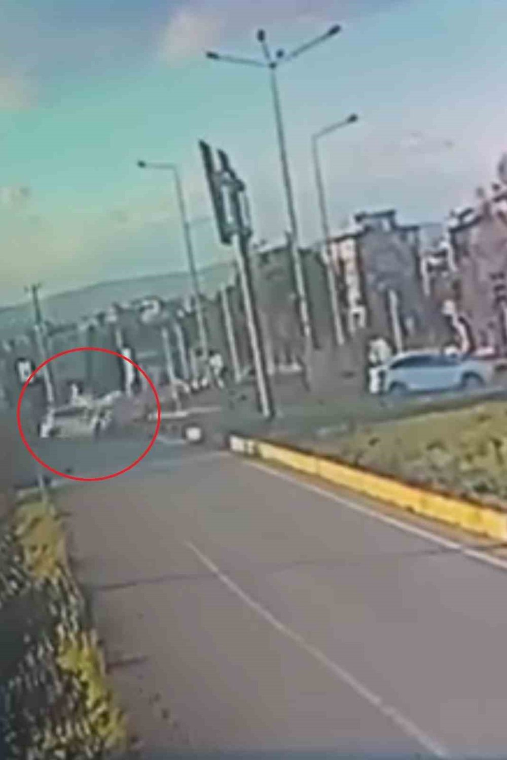 Kırmızı Işık İhlali 1 Kişinin Öldüğü Kaza Anı Kamerada