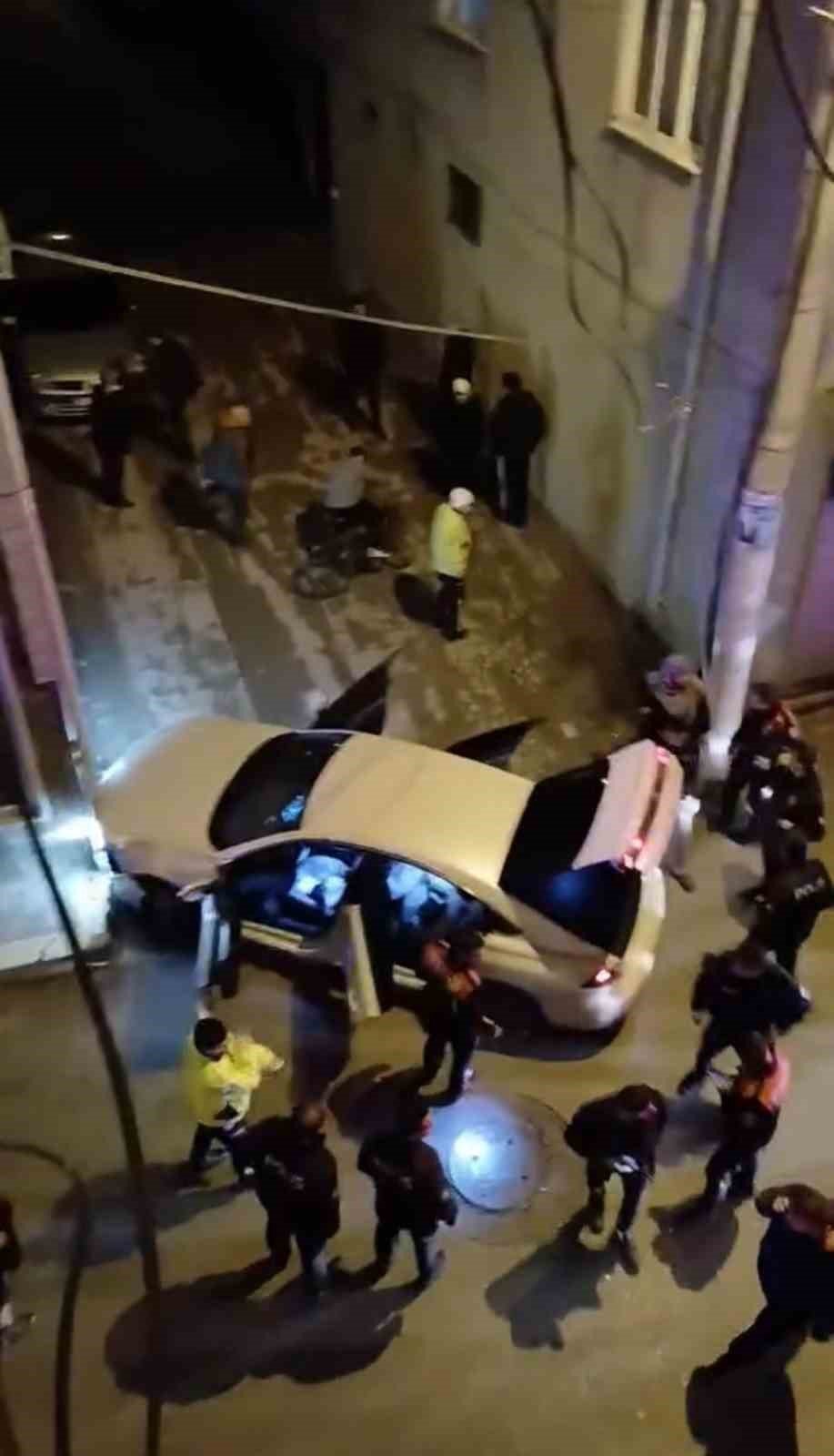 Dur İhtarına Uymayan Sürücü Kaza Yapınca Yaya Olarak Kaçtı