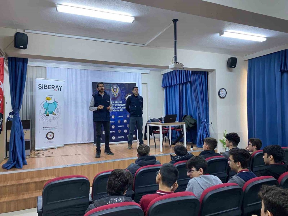 Emniyet'ten Okullarda Siber Güvenlik Eğitimi