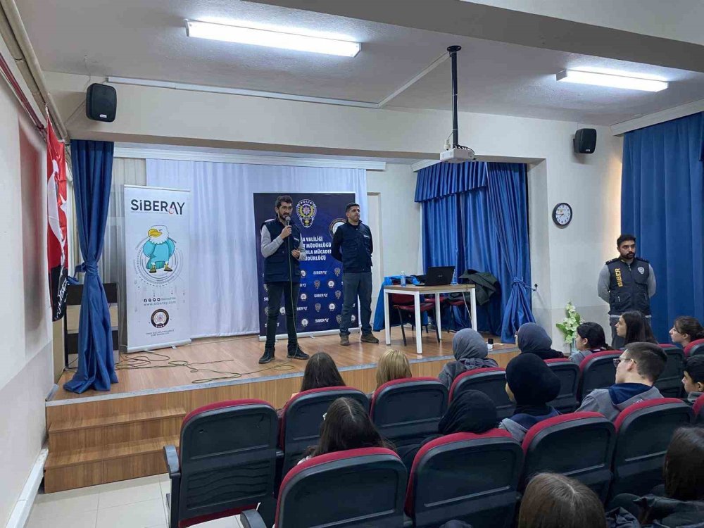Emniyet'ten Okullarda Siber Güvenlik Eğitimi