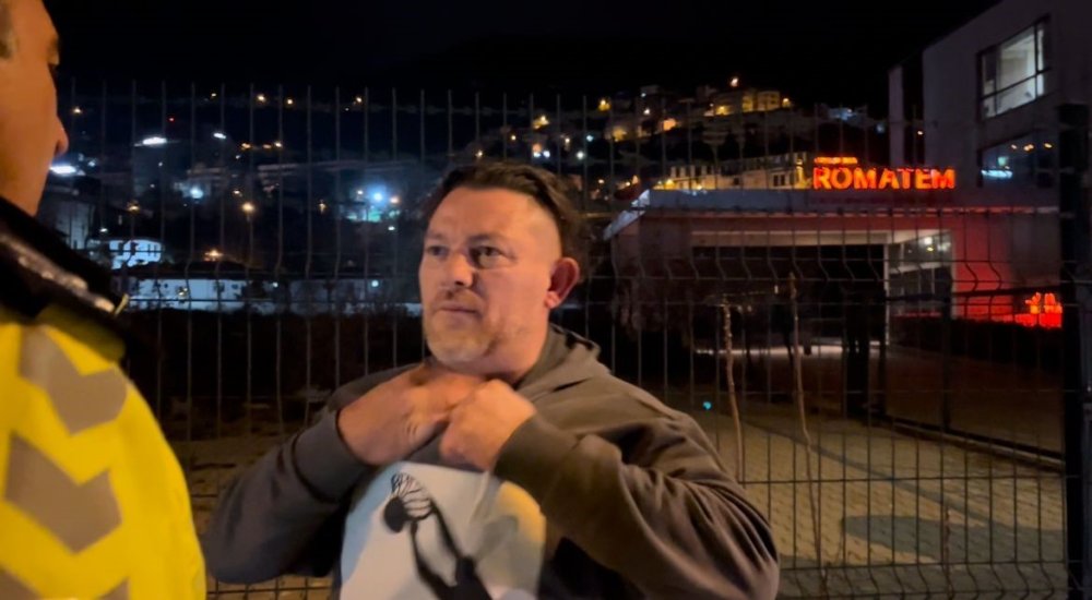 Polise Mukavemet Gösteren Şahsa Adli Kontrol