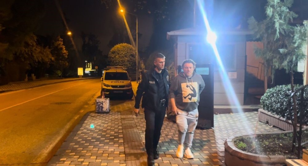 Polise Mukavemet Gösteren Şahsa Adli Kontrol