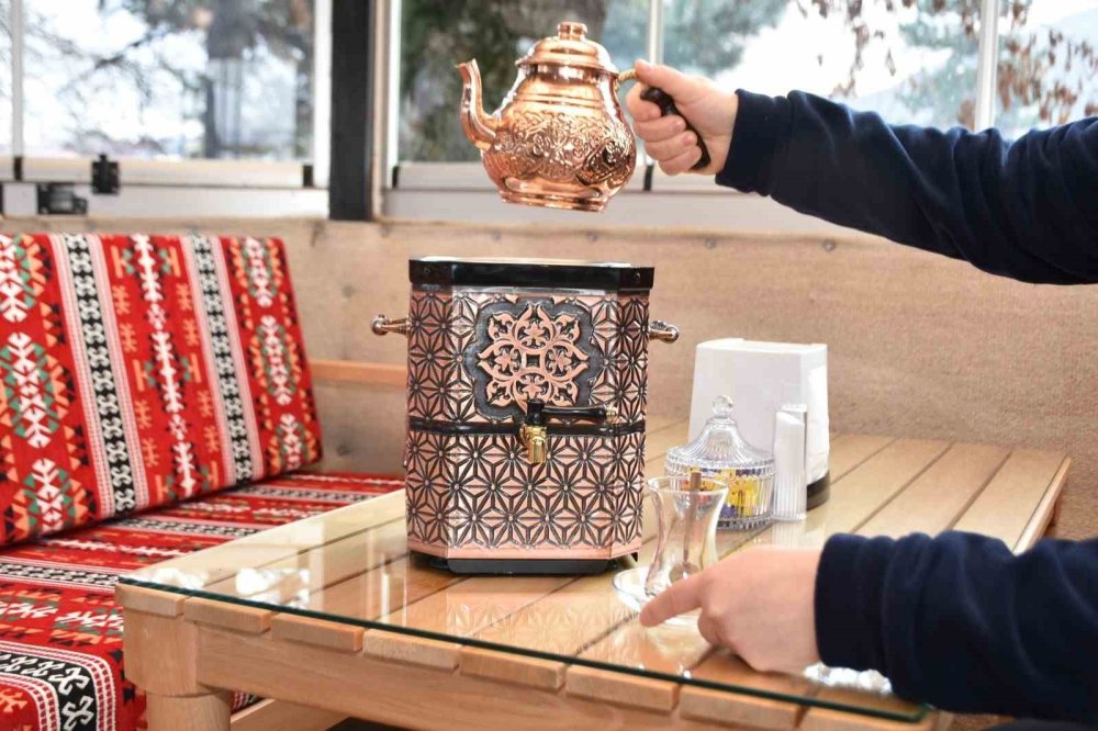 Kıl Çadırda Semaver Çayı Servisi Başladı