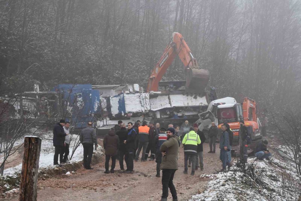 Taş Kırma Makinesi devrilmesi sonucu ağır yaralanan vatandaş hastanede hayatını kaybetti