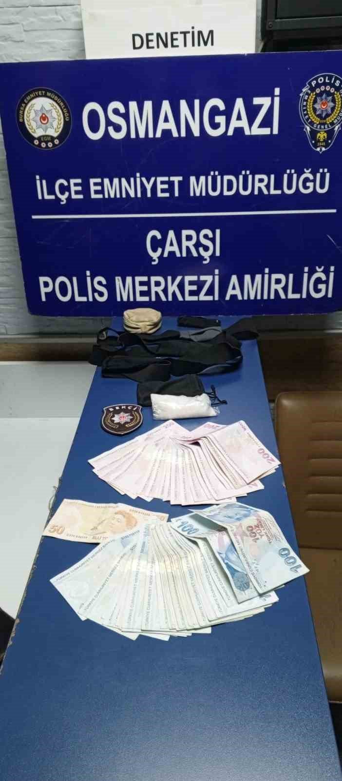 Uyuşturucuyla Yakalanan Şahıs Ekiplere "Yakmayın Beni" Diye Yalvardı