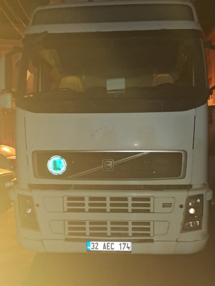 Alkollü Sürücünün Kullandığı Tır Sokaktaki 9 Araca Çarptı