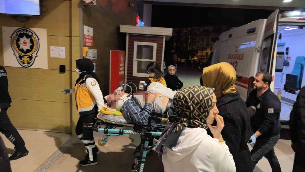 Kontrolden Çıkan Otomobil Şarampole Uçtu