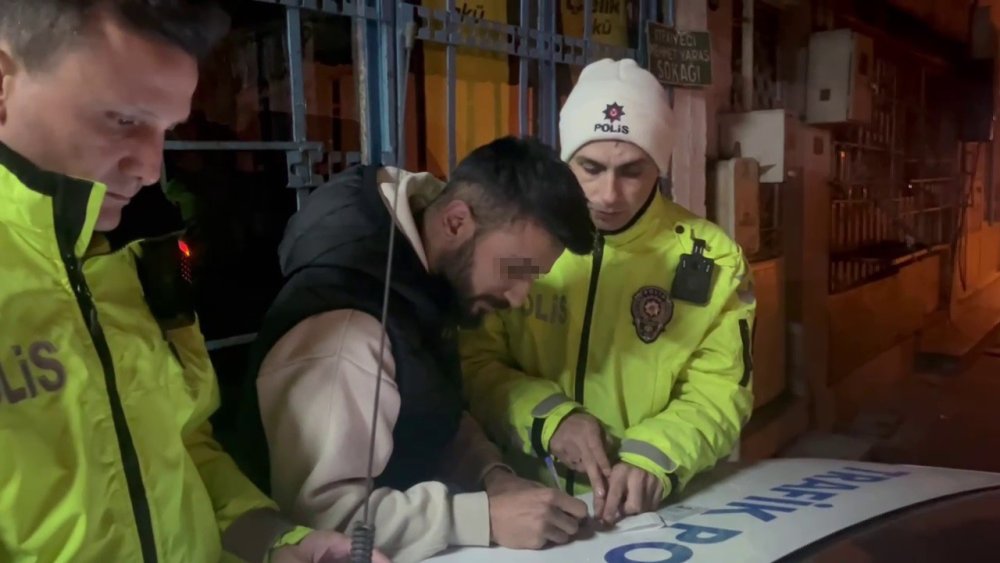 Otomobilini bırakarak kaçan sürücü ara sokakta yakalandı