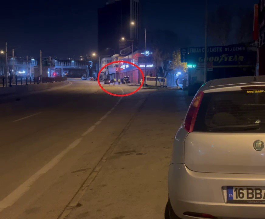 Otomobilini bırakarak kaçan sürücü ara sokakta yakalandı