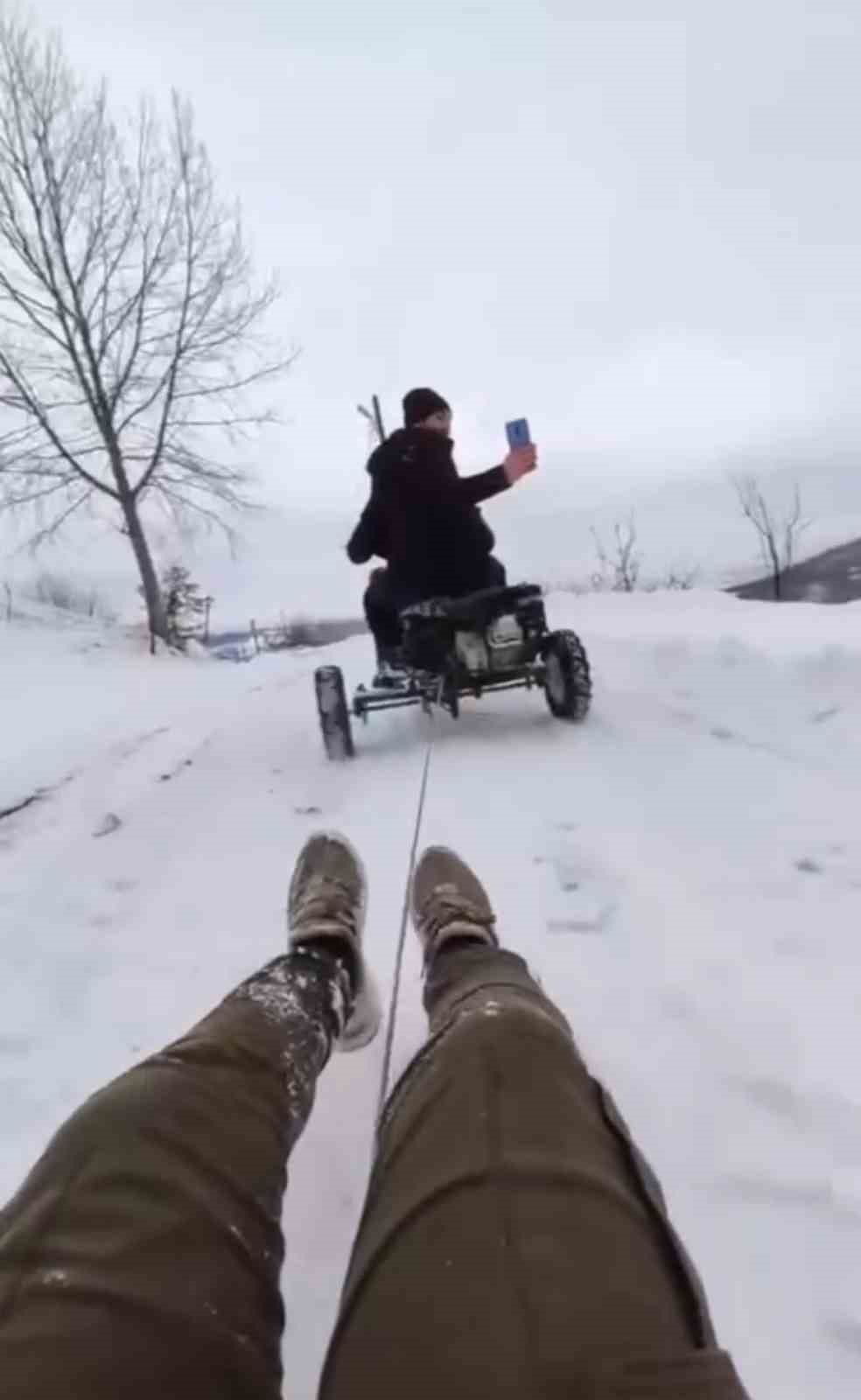 Araca Halat Bağlayıp Kayak Yaptılar