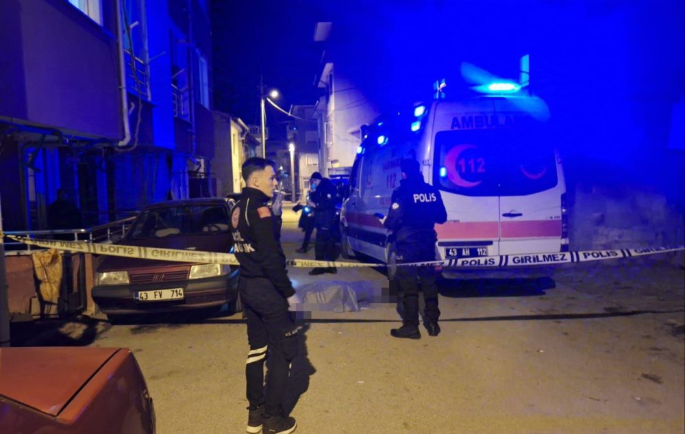 Bir Şahsın Cansız Bedeni Sokakta Bulundu