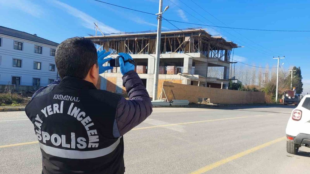 Elektrik Akımına Kapılan İnşaat İşçisi 3’üncü Kattan Düştü