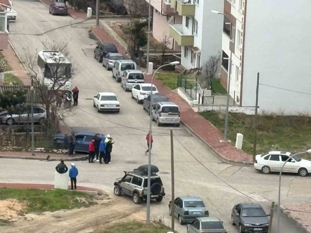 Meydana Gelen Zincirleme Trafik Kazasında 1 Kişi Yaralandı