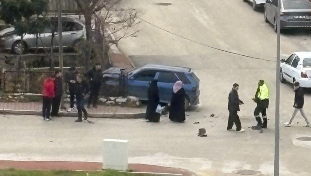 Meydana Gelen Zincirleme Trafik Kazasında 1 Kişi Yaralandı