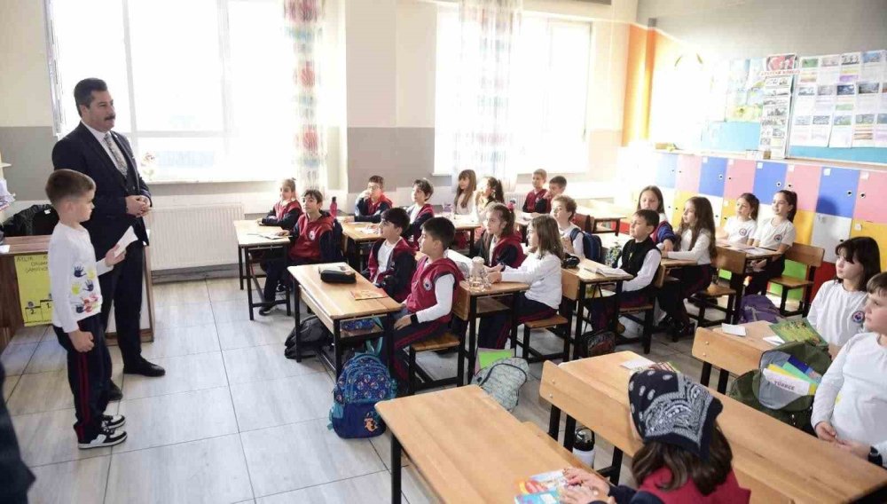 Başkan Özel, Küçük Başkan Adayının İsteğini Geri Çevirmedi