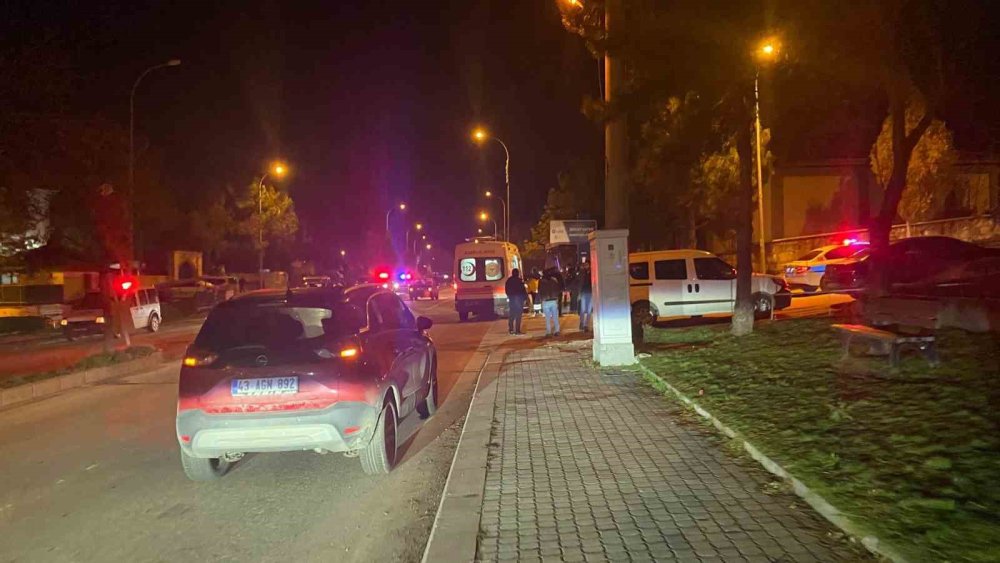 "Dur" İhtarına Uymayan Sürücü Polise Çarptı